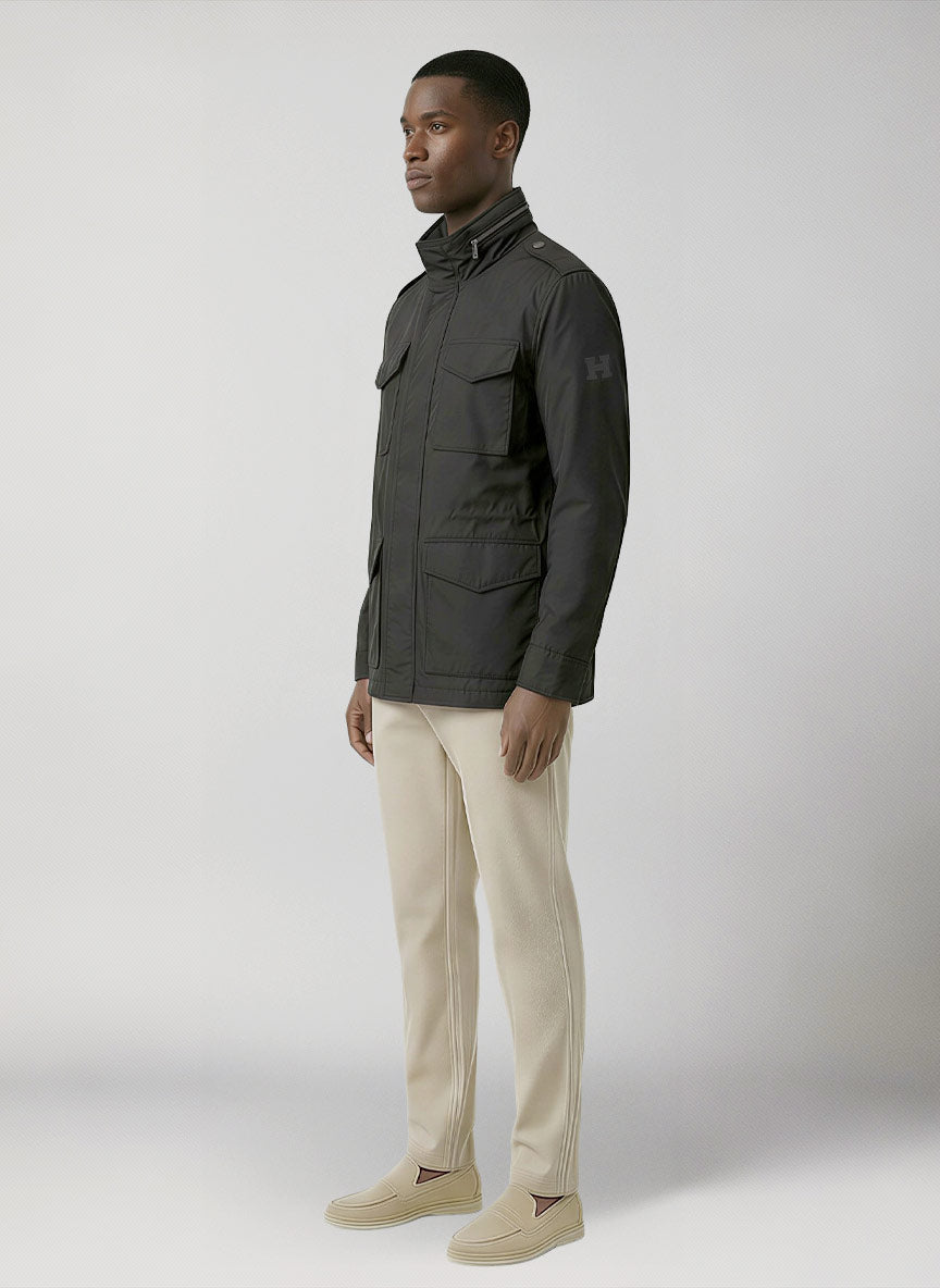 Giacca uomo regular fit con trattamento antigoccia  The Riot Jacket modello lato 