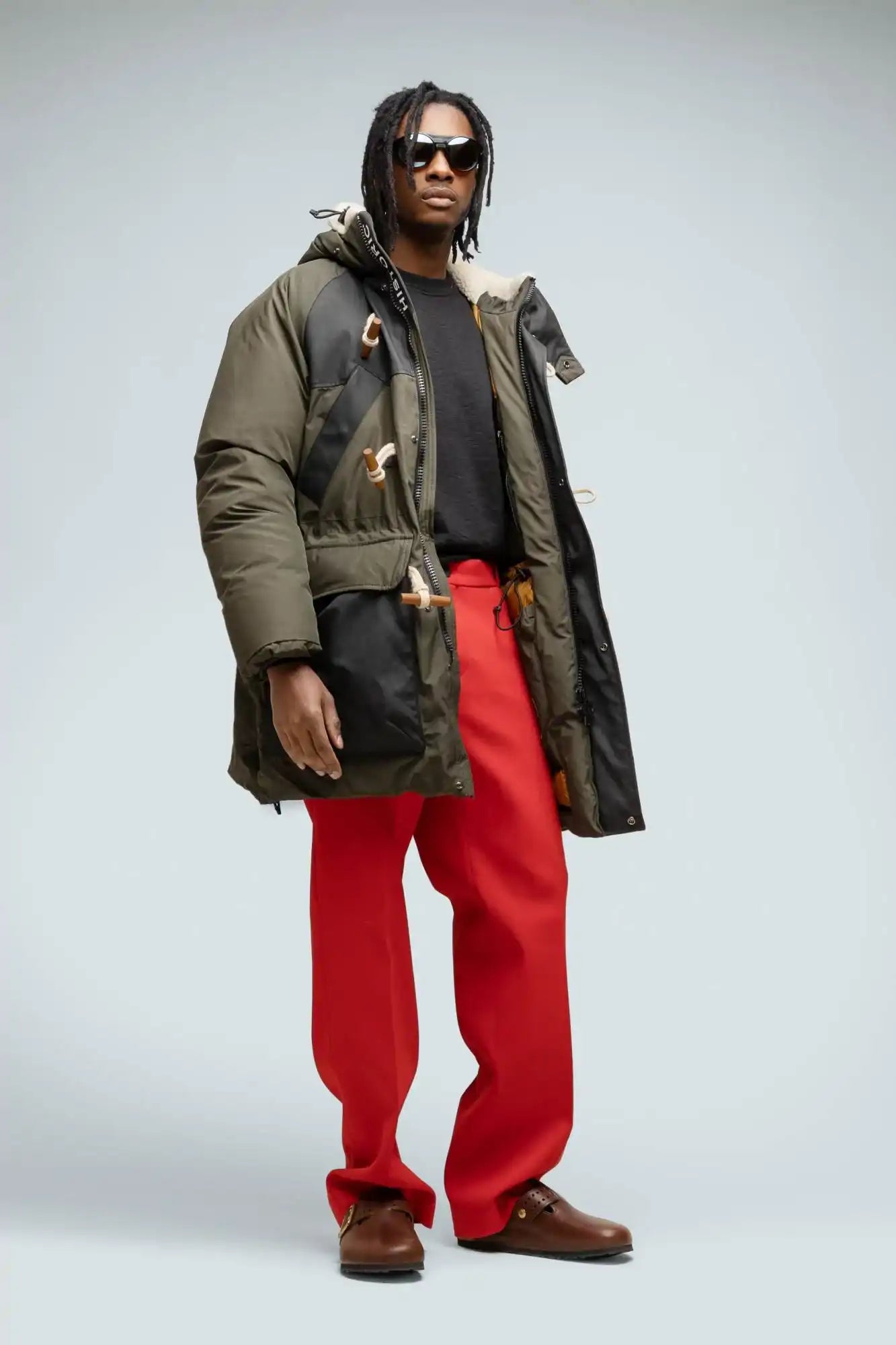 Parka Oversize Uomo in Piuma con Alamari e Pelliccia Polaris Parka Aperto 
